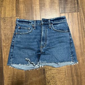 Abercrombie 4inch mom Jean short